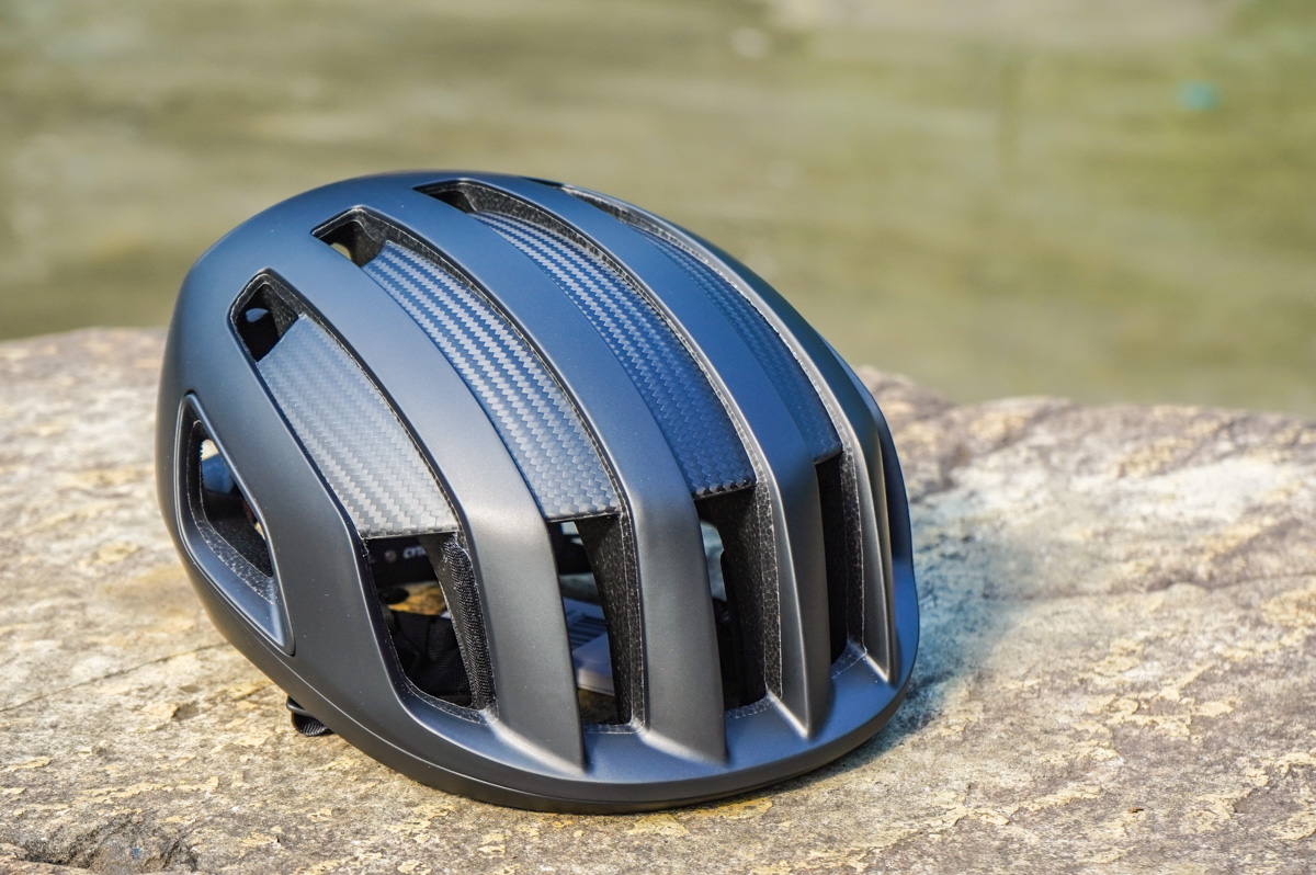 割引発見 POC Cytal Carbon カーボンウィングでエアロ、涼しさ、安全性を高めた新型ヘルメット - EFがツールで使用した新モデル |  cyclowired スキー